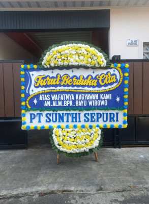 Papan Bunga Duka di Pulau Laut