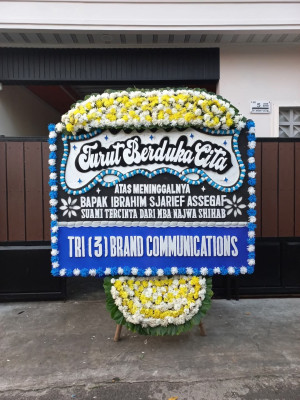 Papan Bunga Duka di Pulau Laut